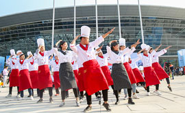 ��26���ʦ�ڣ������¶������˿�����Сƻ���������ǳ�